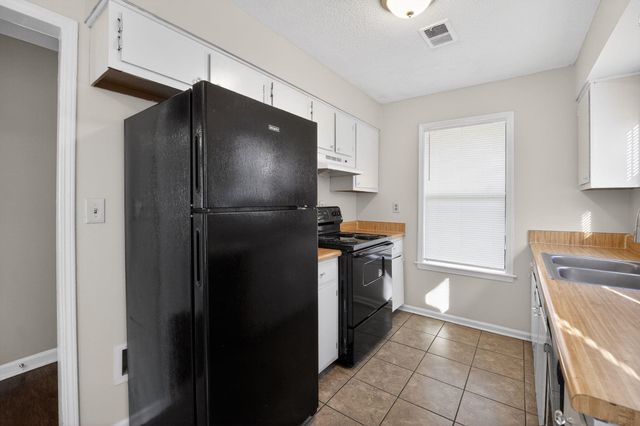 5126 BRUSHWOOD DR, Memphis, TN 38109