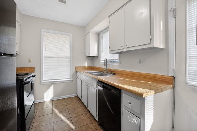 5126 BRUSHWOOD DR, Memphis, TN 38109