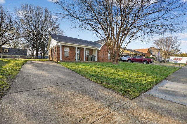 5126 BRUSHWOOD DR, Memphis, TN 38109