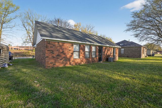 5126 BRUSHWOOD DR, Memphis, TN 38109