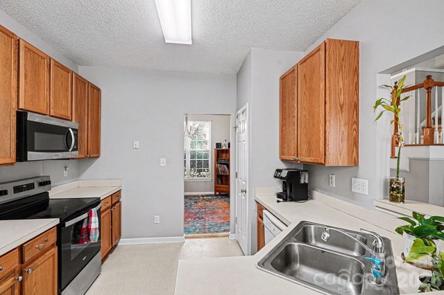 10027 Brawley Lane, Charlotte, NC 28215