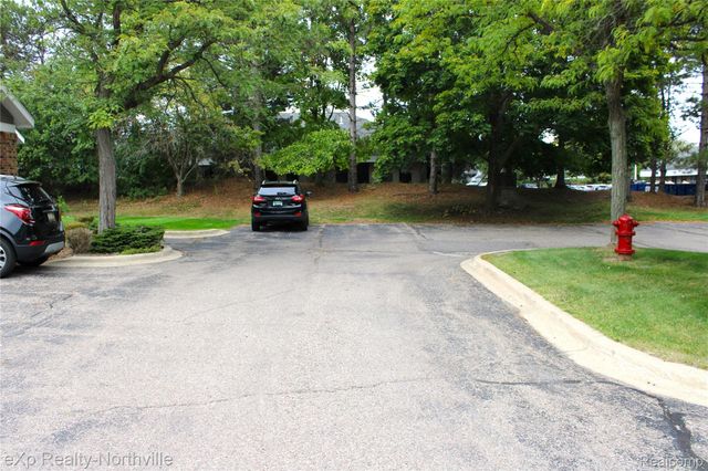 6651 Hearthside Court 1, West Bloomfield Charter Township, MI 48322