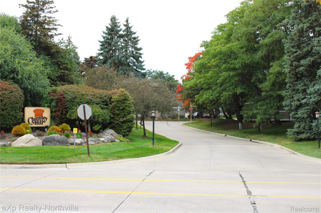 6651 Hearthside Court 1, West Bloomfield Charter Township, MI 48322