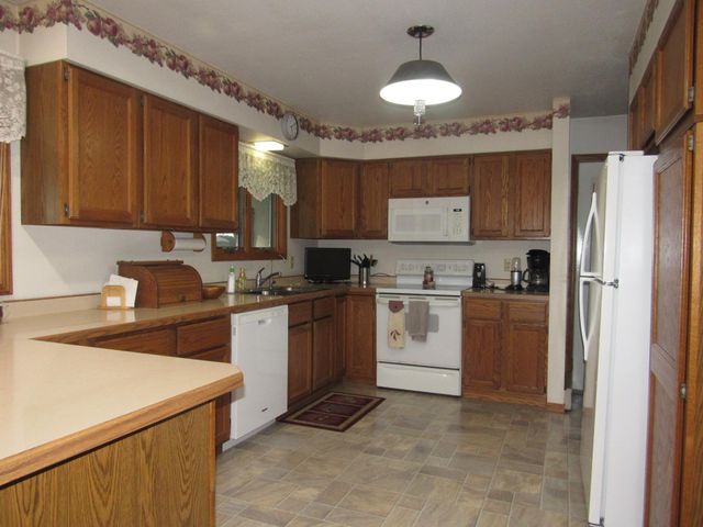 405 8th Street SE, Fulda, MN 56131