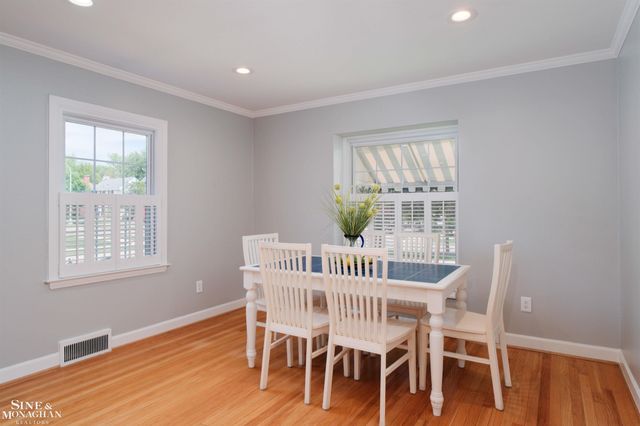 901 Lincoln Rd Road, Grosse Pointe, MI 48230