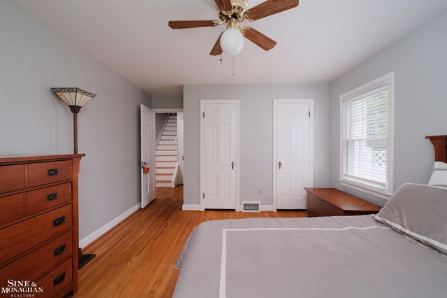 901 Lincoln Rd Road, Grosse Pointe, MI 48230