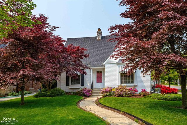 901 Lincoln Rd Road, Grosse Pointe, MI 48230