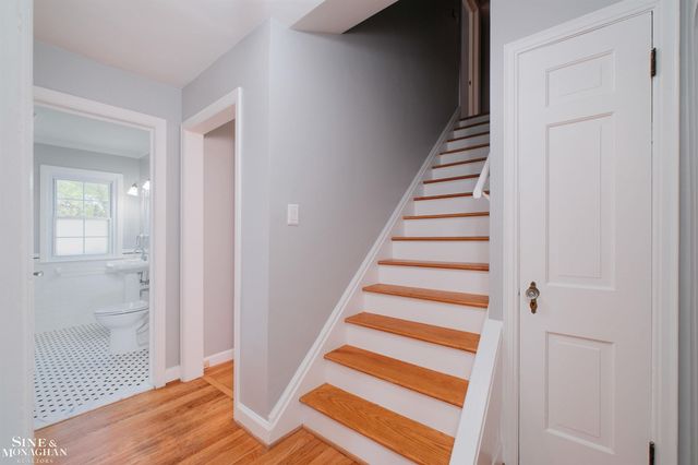 901 Lincoln Rd Road, Grosse Pointe, MI 48230