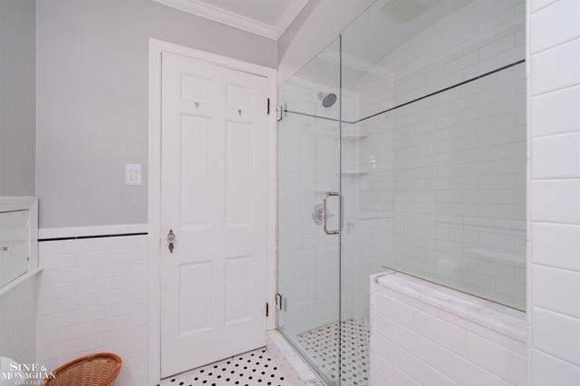 901 Lincoln Rd Road, Grosse Pointe, MI 48230