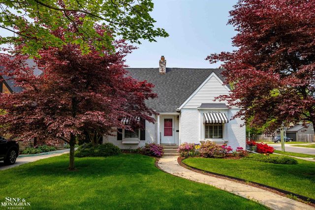 901 Lincoln Rd Road, Grosse Pointe, MI 48230