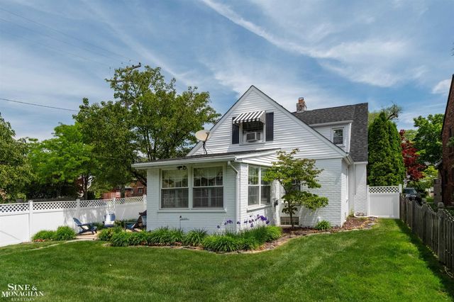 901 Lincoln Rd Road, Grosse Pointe, MI 48230