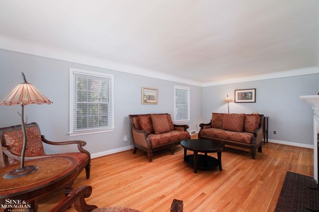 901 Lincoln Rd Road, Grosse Pointe, MI 48230