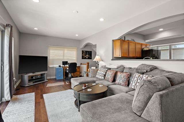 77 Sanctuary Drive, Valparaiso, IN 46385