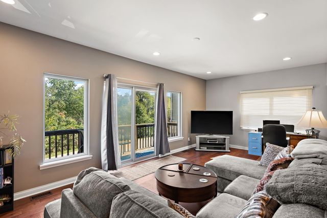 77 Sanctuary Drive, Valparaiso, IN 46385