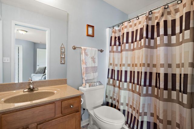 77 Sanctuary Drive, Valparaiso, IN 46385