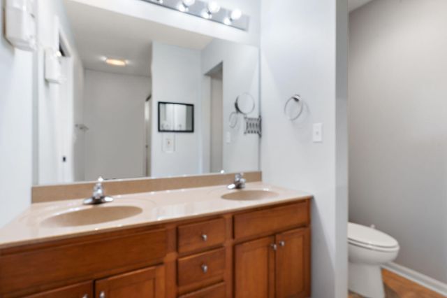 77 Sanctuary Drive, Valparaiso, IN 46385