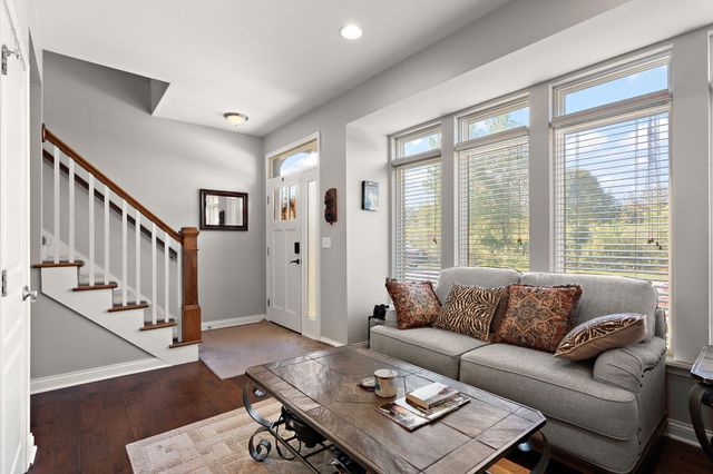 77 Sanctuary Drive, Valparaiso, IN 46385