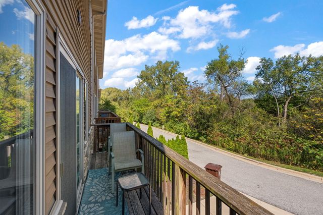 77 Sanctuary Drive, Valparaiso, IN 46385