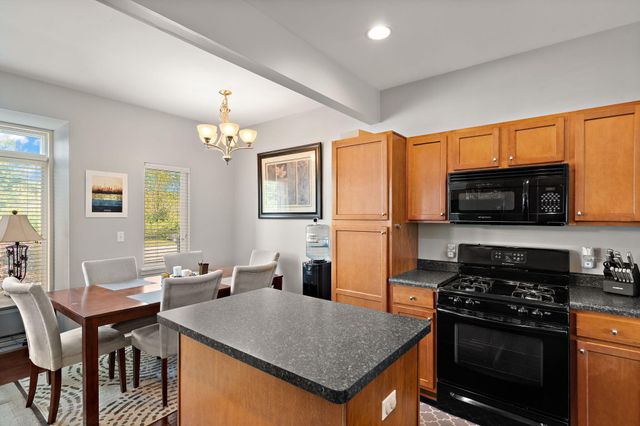 77 Sanctuary Drive, Valparaiso, IN 46385