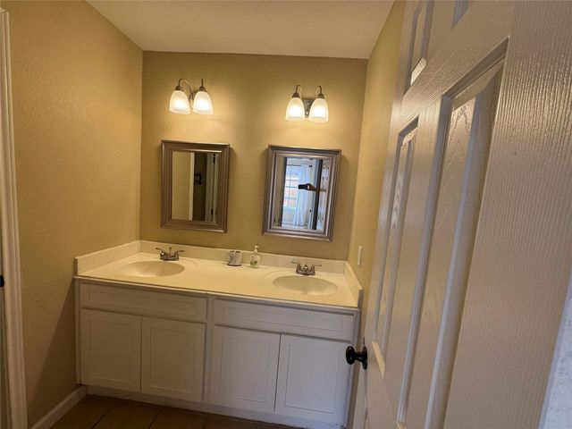 7723 Thorncreek Way, Houston, TX 77095