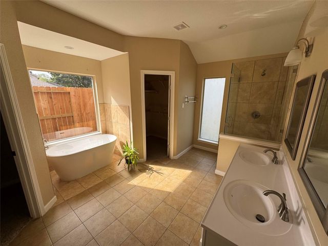 7723 Thorncreek Way, Houston, TX 77095