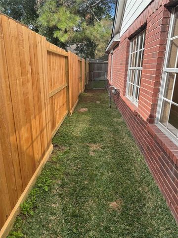 7723 Thorncreek Way, Houston, TX 77095