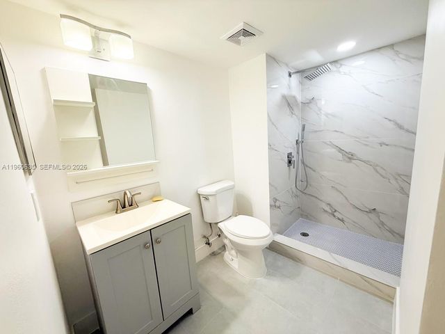 440 S Lake view dr 102, Fort Lauderdale, FL 33326