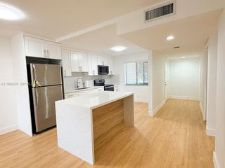 440 S Lake view dr 102, Fort Lauderdale, FL 33326