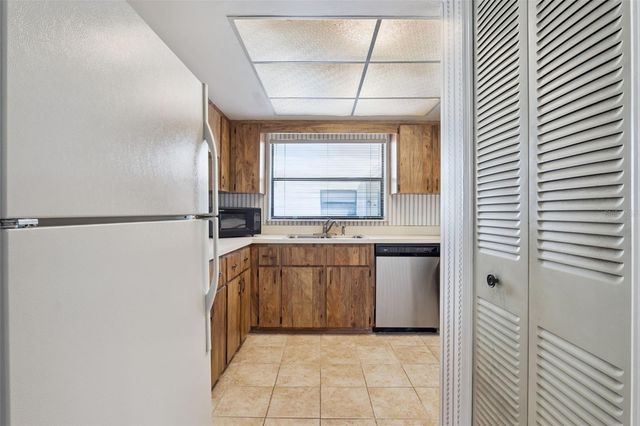 427 S NETHERWOOD CRESCENT 427, Altamonte Springs, FL 32714