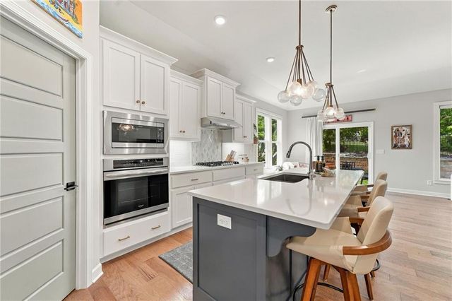 4404 SW Nautilus Place, Lee's Summit, MO 64082
