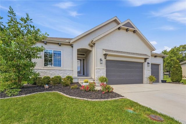 4404 SW Nautilus Place, Lee's Summit, MO 64082