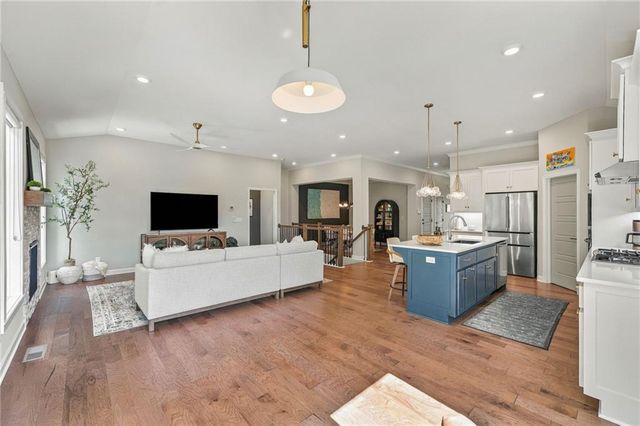 4404 SW Nautilus Place, Lee's Summit, MO 64082