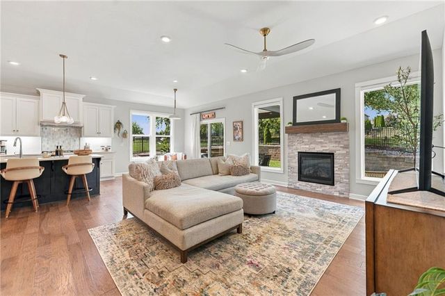 4404 SW Nautilus Place, Lee's Summit, MO 64082