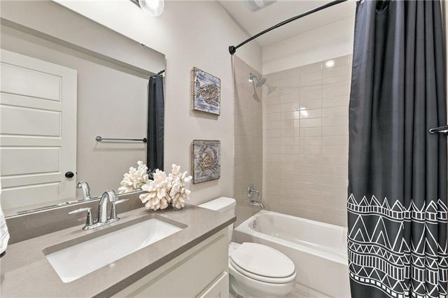 4404 SW Nautilus Place, Lee's Summit, MO 64082
