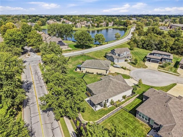 4404 SW Nautilus Place, Lee's Summit, MO 64082