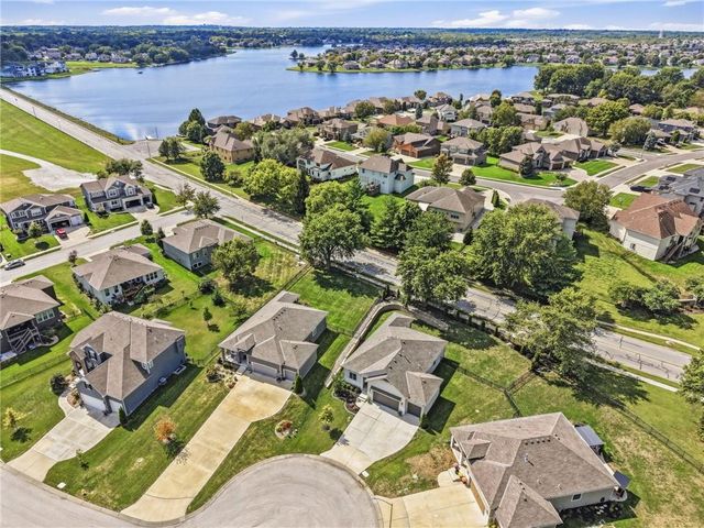 4404 SW Nautilus Place, Lee's Summit, MO 64082