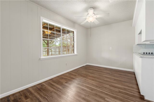 2906 Woodmeadow Drive, Bryan, TX 77802