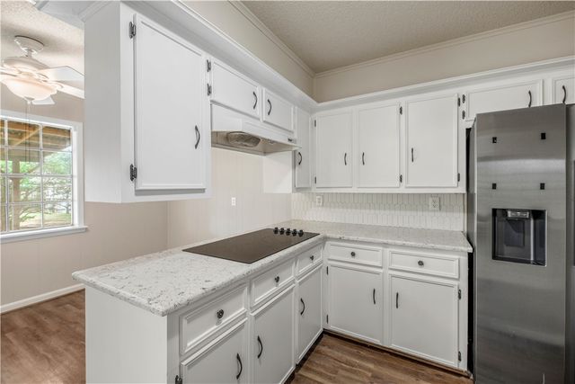 2906 Woodmeadow Drive, Bryan, TX 77802