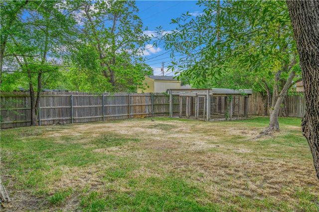 2906 Woodmeadow Drive, Bryan, TX 77802