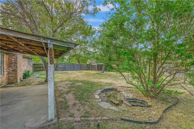 2906 Woodmeadow Drive, Bryan, TX 77802