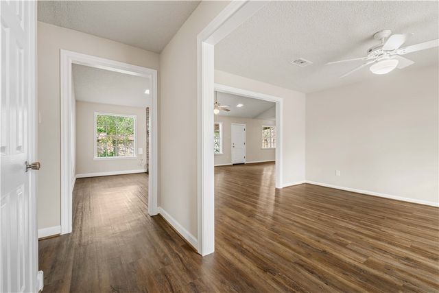 2906 Woodmeadow Drive, Bryan, TX 77802