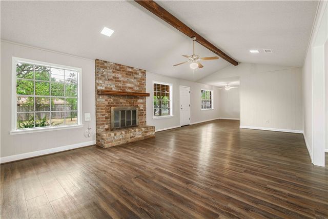 2906 Woodmeadow Drive, Bryan, TX 77802