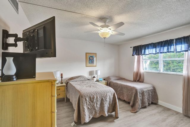 810 SE 7TH Street 207, Deerfield Beach, FL 33441