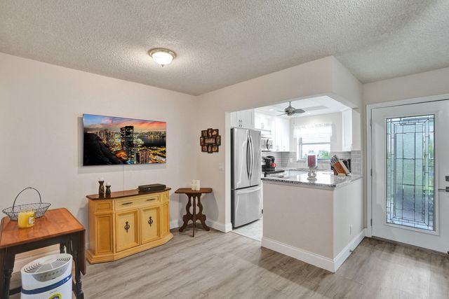 810 SE 7TH Street 207, Deerfield Beach, FL 33441