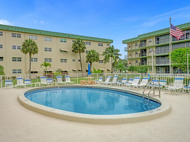 810 SE 7TH Street 207, Deerfield Beach, FL 33441