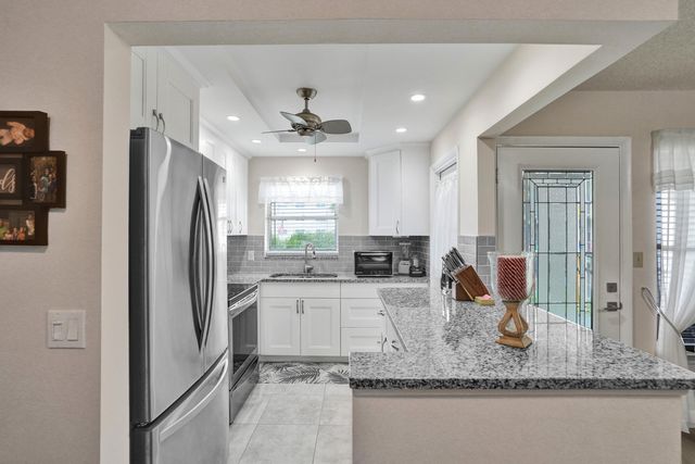 810 SE 7TH Street 207, Deerfield Beach, FL 33441
