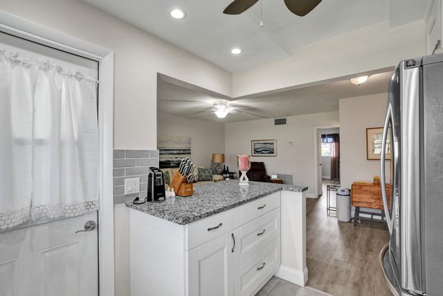 810 SE 7TH Street 207, Deerfield Beach, FL 33441