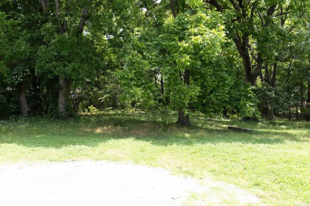 320 S border, Benton, AR 72015