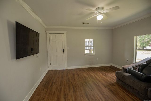 320 S border, Benton, AR 72015