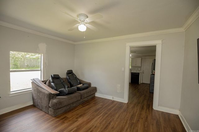320 S border, Benton, AR 72015